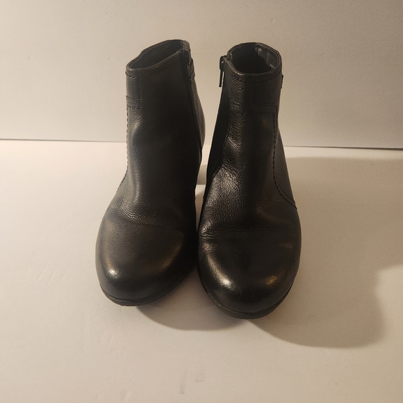 Marks & Spencer Black Leather Ankle Boots with Buckle Detail. US Size 8.5W. - Picture 3 of 10